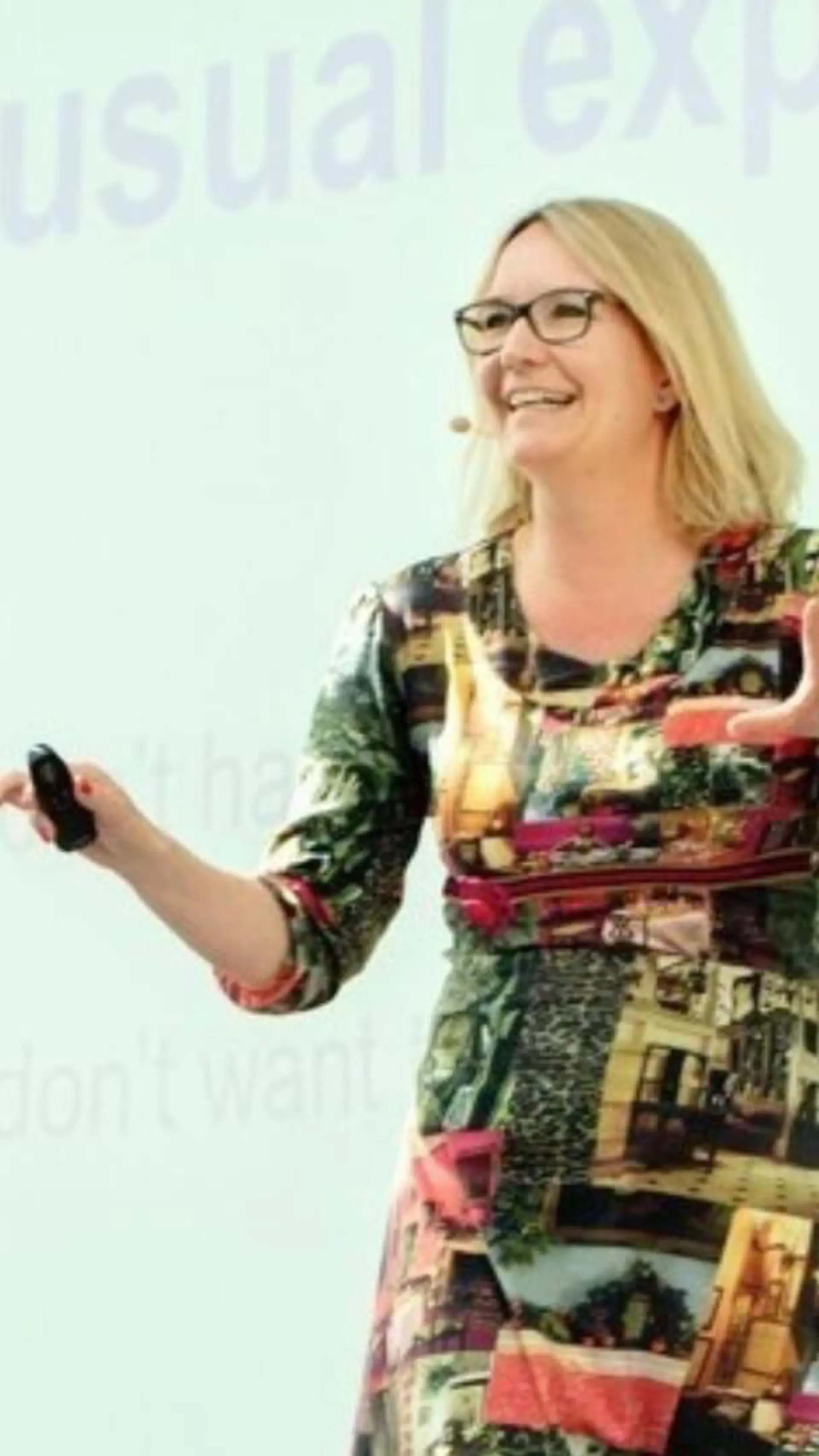 Sara Louise Muhr - <p dir="ltr">Professor og en af Danmarks førende forskere og eksperter i ledelse, organisationskultur, diversitet og inklusion.</p>