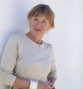 Alice Højer Christensen - Speciallæge og forsker, der gør kompleks viden om tarmsundhed, IBS og mikrobiomet konkret og brugbar.
