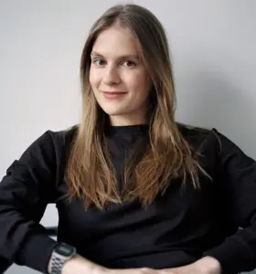 Emma Holten - Debattør og forfatter til bestselleren "Underskud", taler om sammenhængen mellem værdi, omsorg og samfundsøkonomi.