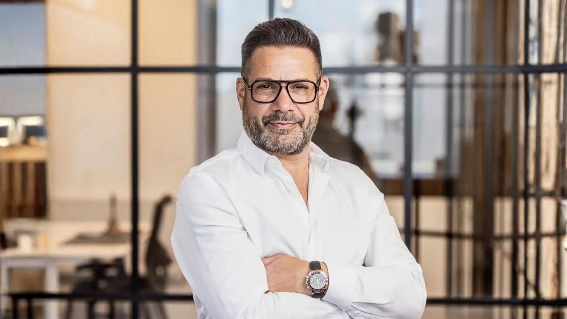 William Atak - <p>Ekspert i shitstorms og digital adfærd på arbejdspladsen. Få konkrete værktøjer til at beskytte jeres omdømme og navigere i digitale kriser.</p>