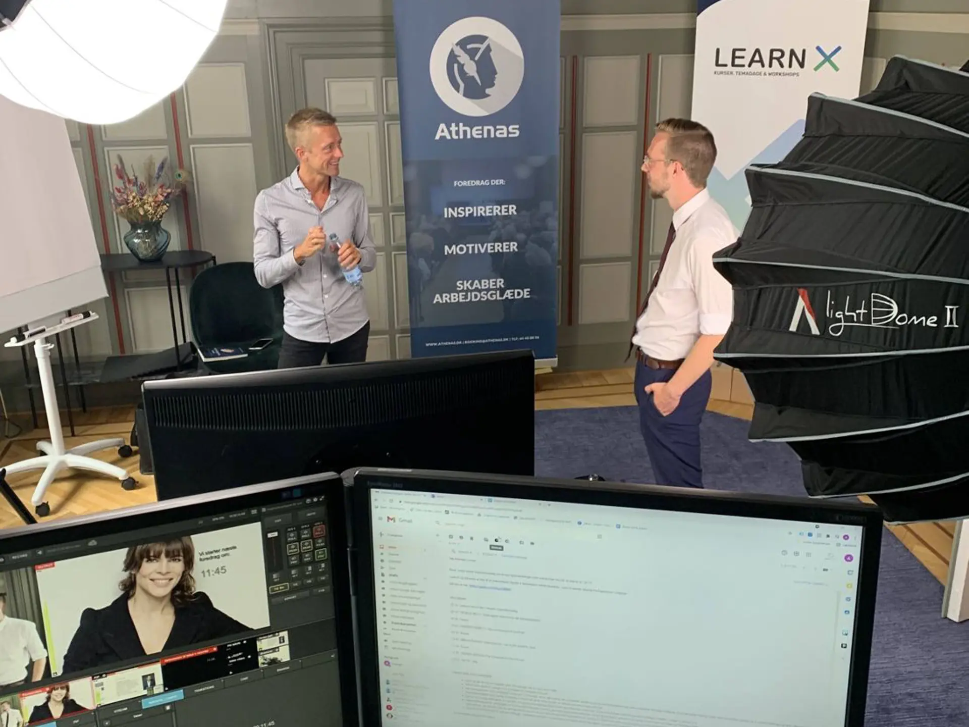 Online webinar eller fysisk foredrag? Sådan brænder du bedst igennem på begge formater