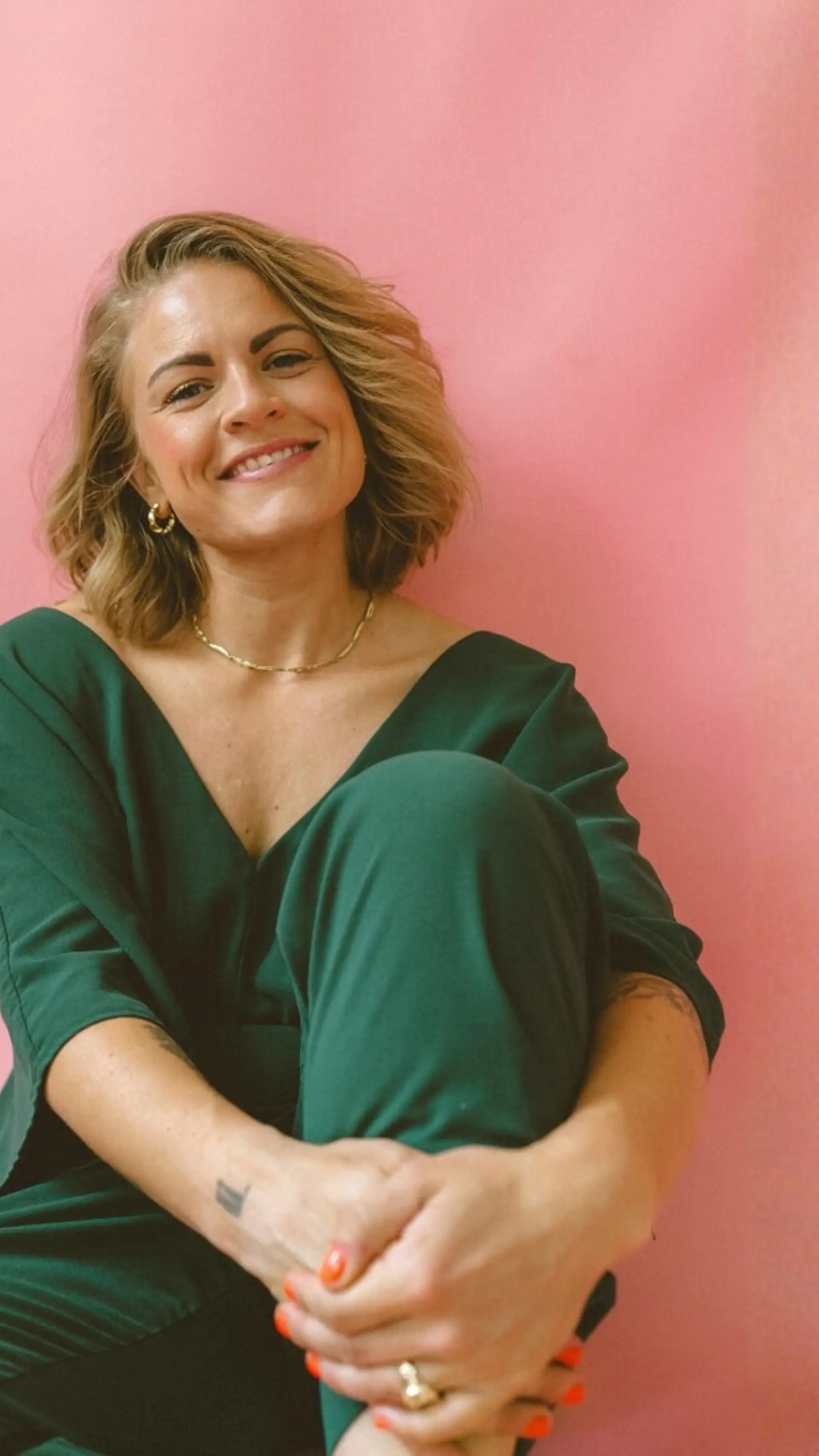 Rikke Stokland  - <p dir="ltr">Foredragsholder og formidler med inspirerende foredrag om trivsel, præstationspres, relationer og modet til at være sig selv.&nbsp;</p>