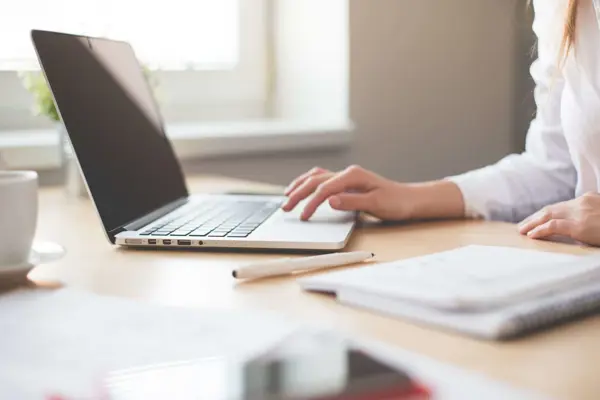 Den ultimative guide: Alt du skal vide, hvis du vil lave online foredrag/webinar