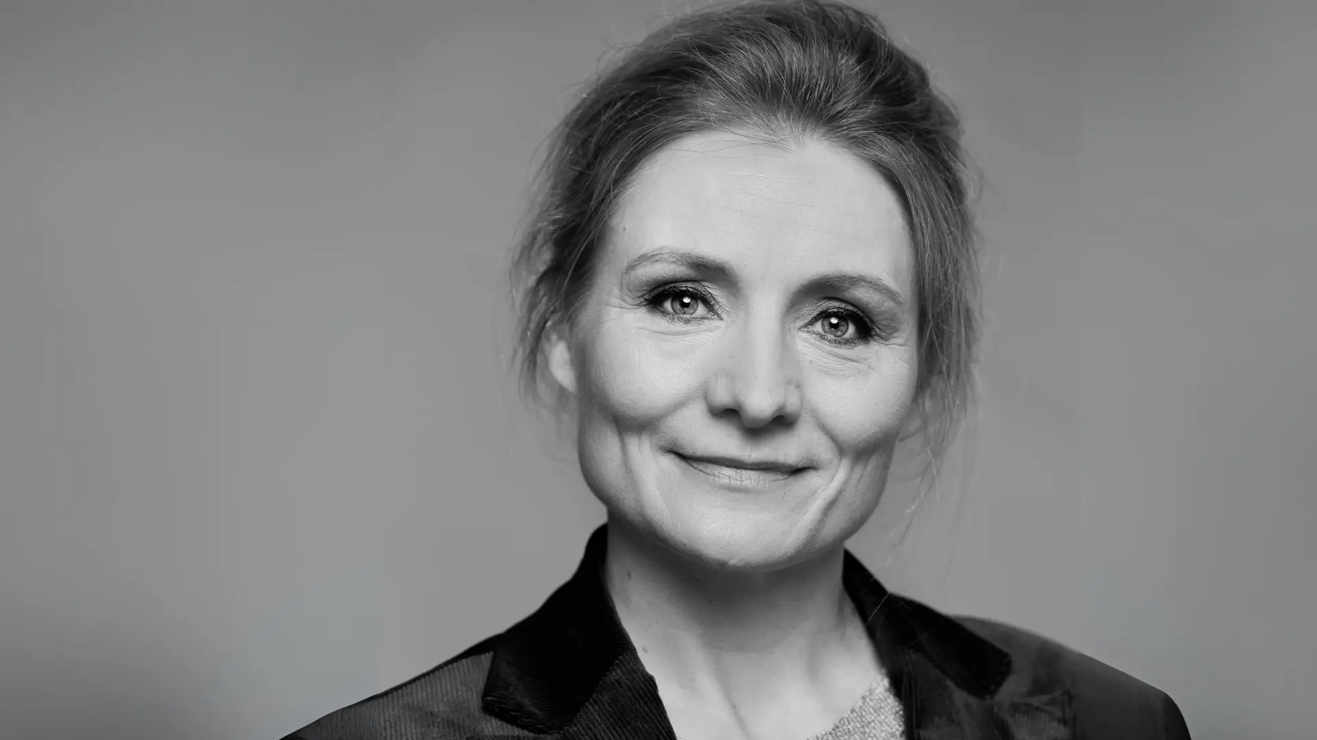 Pia Hauge - <p>Ledelsesrådgiver og forfatter, der med humor og indsigt inspirerer til fokus, pauser og et sundere arbejdsliv.</p>