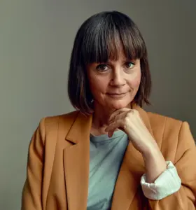 Maria Månson - Kulturjournalist, podcastvært og erfaren formidler giver indsigt i livet som pårørende, de forbudte følelser og at finde balancen i krisetider.