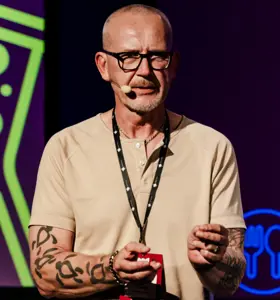 Mickey Gjerris - Teolog og Ph.D. i bioetik med foredrag om etik, værdier, klima, teknologi og svære dilemmaer.