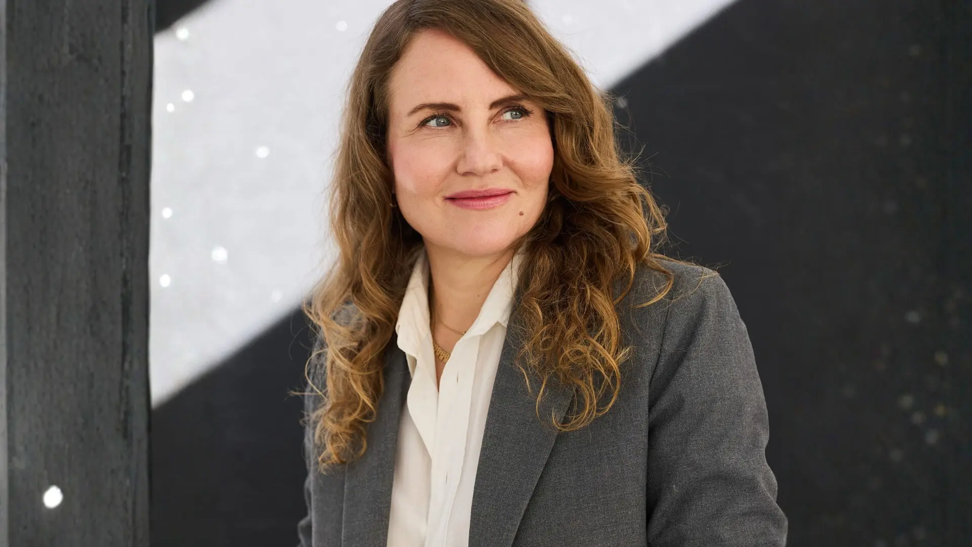 Christiane Vejlø - <p>Fremtids- og medieanalytiker, forfatter og bestyrelsesmedlem med ekspertise i mødet mellem mennesket og kunstig intelligens.</p>