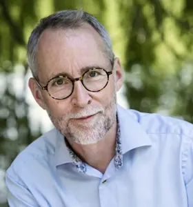 Tom Buk-Swienty - Prisbelønnet historiker og forfatter, der med levende foredrag gør fortidens personer og begivenheder nærværende og inspirerende.