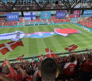Solidt spil og dansk vindermentalitet bærer Danmark frem mod mulige EM guld-drømme: men hvad kan vi lære af fodbolden?