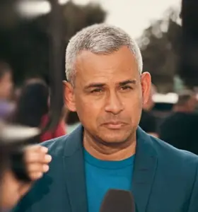 Philip Khokhar - Nyhedsvært, international kommentator og tidligere korrespondent med unik indsigt i USA, Kina, Mellemøsten og verdens brændpunkter.